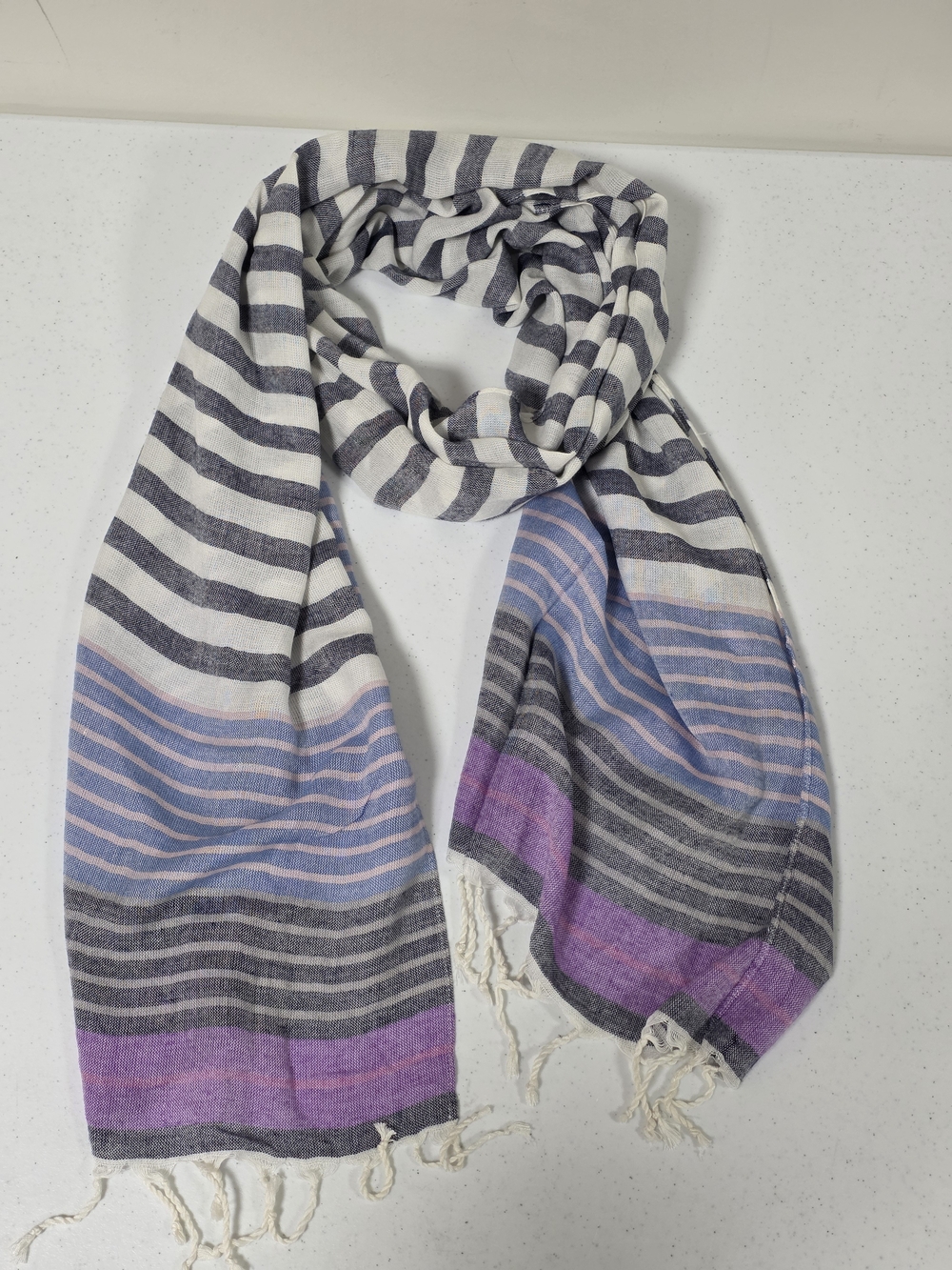 💜🤍American Eagle Lightweight Striped Scarf Blue Gray Purple Tassel Fringe Wrap